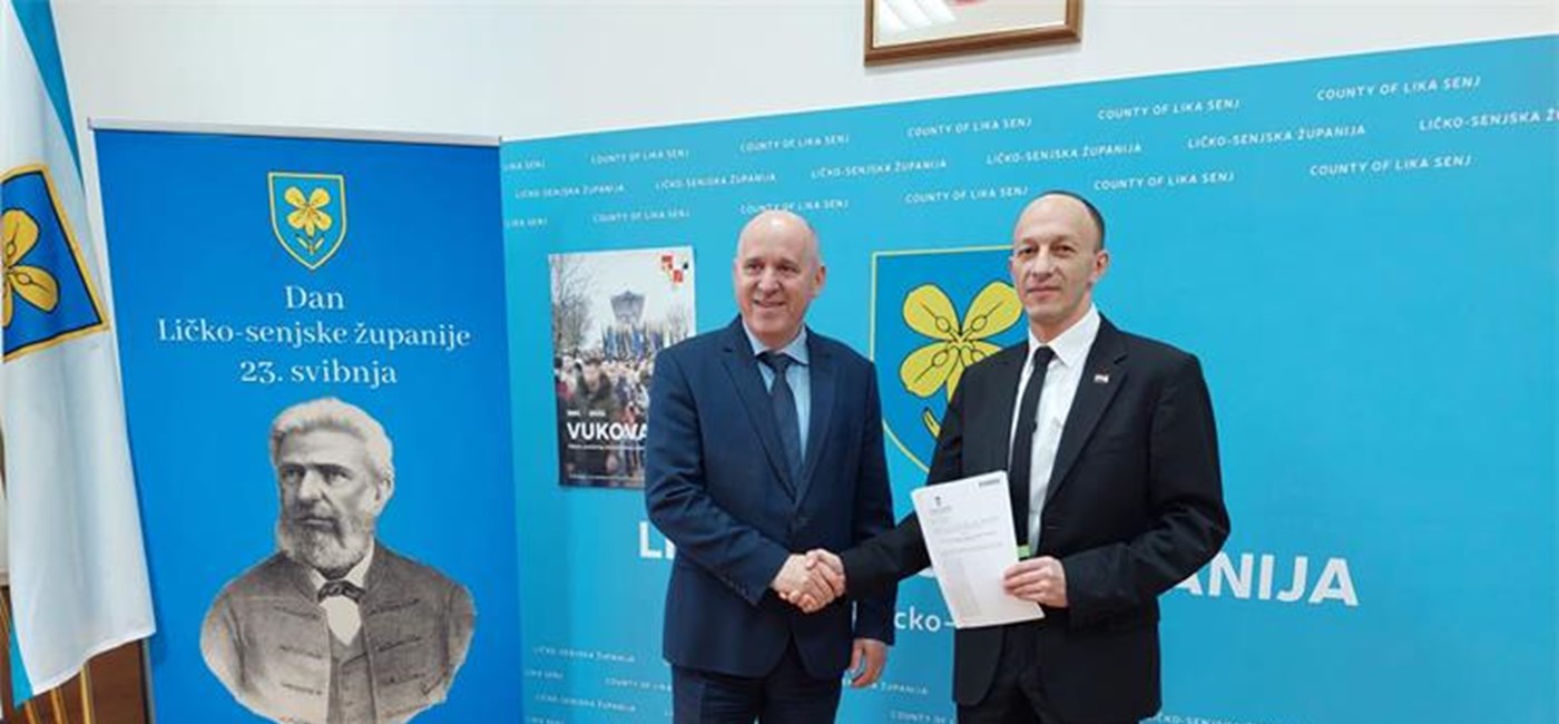 Ministar Bačić uručio Ličko-senjskoj županiji predmete državne imovine